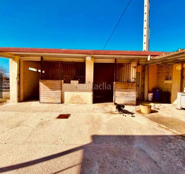 Foto b5f74f57-93e4-486e-8032-fd6805bd4337. Xalet amb piscina a Albaida