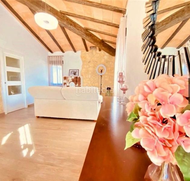 Foto b75af5d2-3b98-411f-906c-a5de393d3595. Xalet amb piscina a Albaida