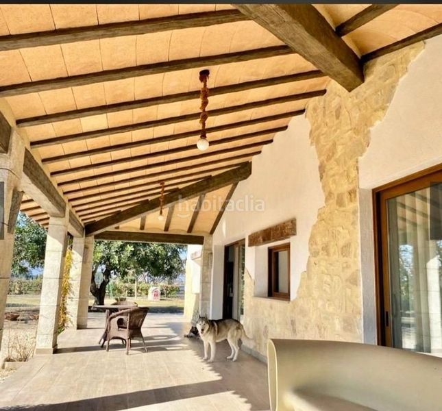 Foto bcc16e51-9e7f-4603-a313-7a8e57d4ce99. Xalet amb piscina a Albaida