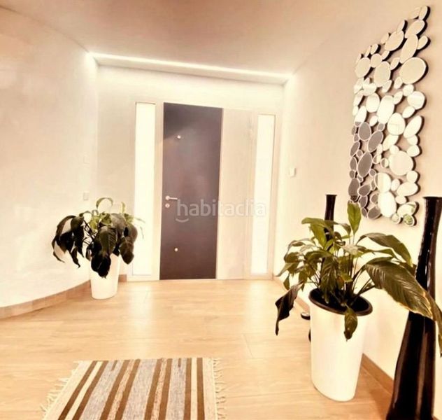 Foto c9d9f41d-2549-4ba3-90d1-1bdd534611b9. Xalet amb piscina a Albaida