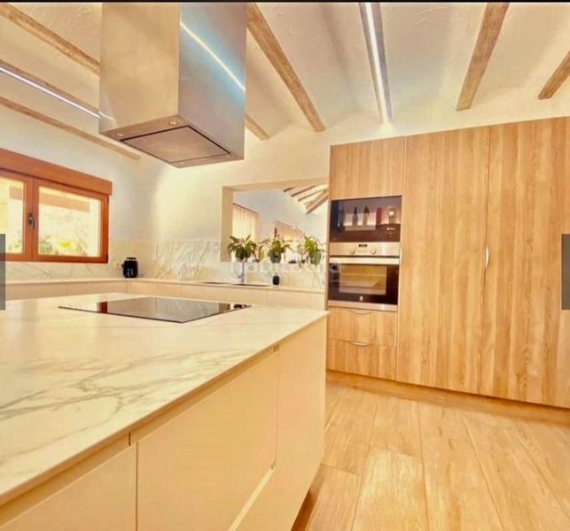 Foto dd350f4d-acb4-474e-bcc6-367ed9fb4f5a. Xalet amb piscina a Albaida