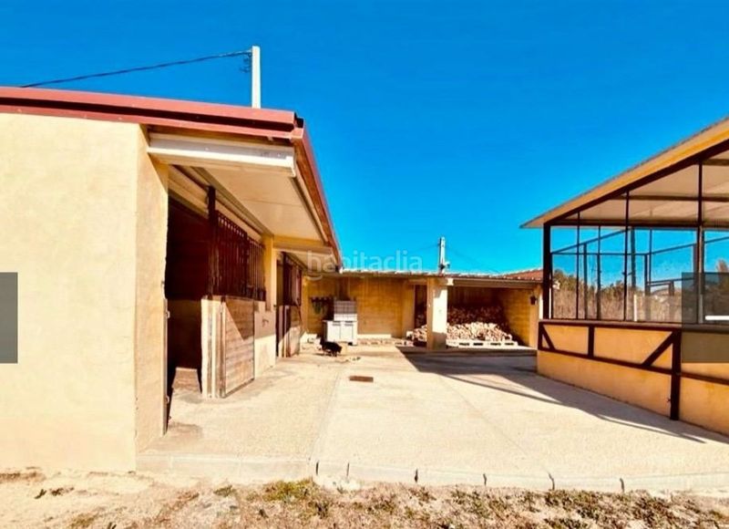 Foto e00f87b3-c1dc-4da3-9d8c-f9204e944c59. Xalet amb piscina a Albaida