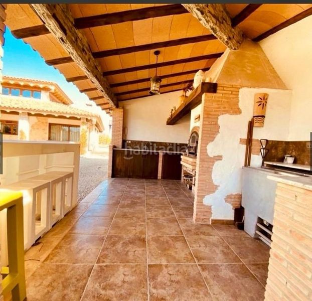 Foto eb11b656-9758-4344-b1aa-81af06dd96c7. Xalet amb piscina a Albaida