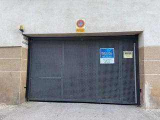 Lloguer Aparcament cotxe a Albaida. Garajes en alquiller yo venta en el centro de albaida
