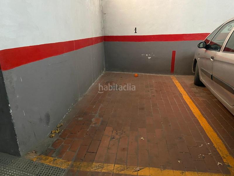 Foto 026e6b7e-f118-4b32-9e04-b6792aad2810. Aparcament cotxe a Albaida