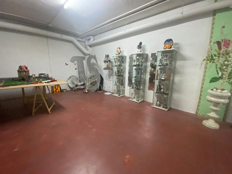 Foto fe8fd557-d48e-432a-94d6-f40e263b8e65. Casa amb aparcament a Albaida