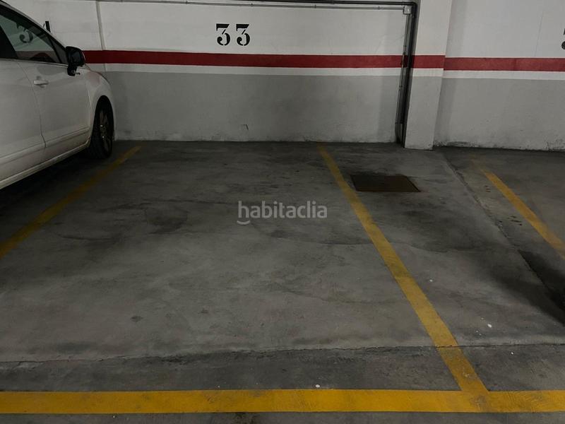 Foto 43a5fada-4823-4415-a011-676cae0f837e. Parking voiture dans Albaida