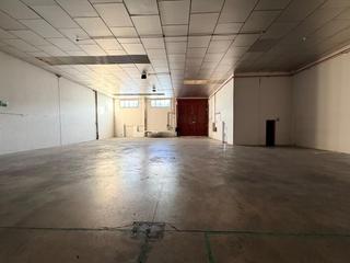Affitto Capannone industriale in Sant Josep-Zona Hospital. Alquiler de nave industrial en ontinyentvalencia