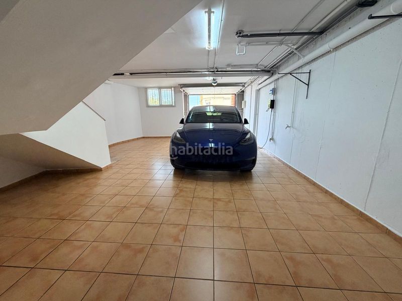 Foto 122ede9a-8765-4b2d-8fd3-81df73f637c3. Casa adossada amb aparcament a Albaida