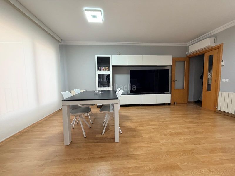 Foto 2eac6a87-6a42-4a3f-8f72-e8dac294f9cc. Casa adossada amb aparcament a Albaida