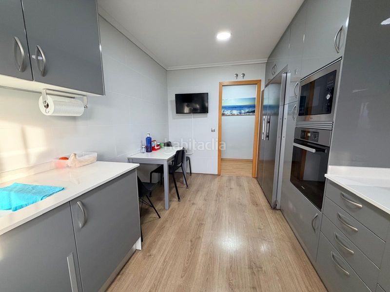 Foto 2eb81b6b-6ba5-4c0b-9755-6deeefbf3a32. Casa adossada amb aparcament a Albaida