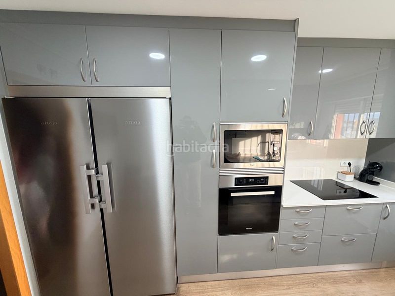 Foto f9ebe1fe-6ae1-4252-bb3b-b67a946cf5f7. Casa adossada amb aparcament a Albaida