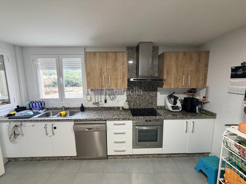 Foto 7bf39491-f3d4-48bc-9440-fdfa357efce1. Pis amb aparcament a Benisoda