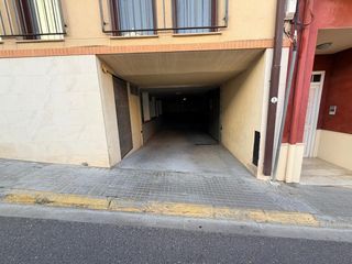 Aparcament cotxe a Albaida