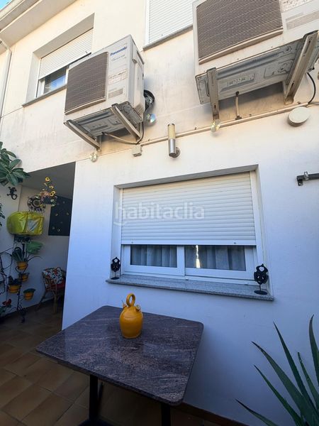 Foto 2a4ba34a-7013-4f5e-b6b4-df0f10bf68a5. Casa adossada amb aparcament a Palomar