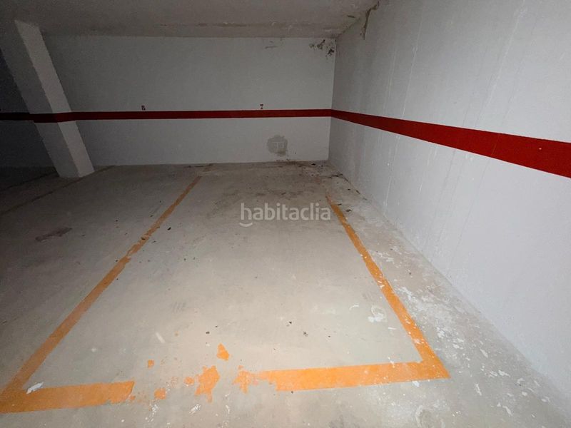 Foto 2bd0ead1-8b70-48b0-b2bb-b725913c8bfd. Aparcament cotxe a Albaida