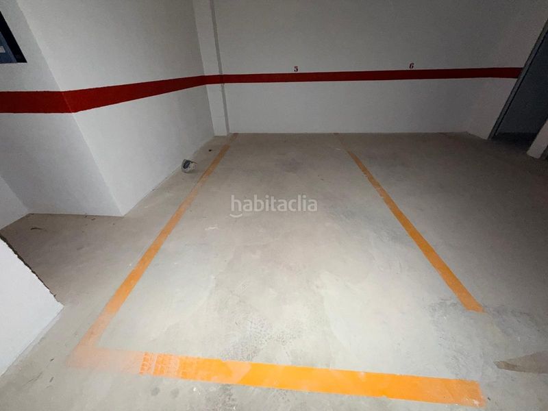 Foto b91c6b95-f20d-4a55-add7-db8b6ac5ed52. Aparcament cotxe a Albaida