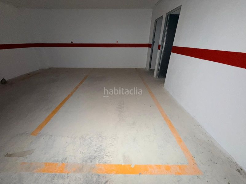 Foto eb4f7dd5-ecdd-4961-90be-f78204affda7. Aparcament cotxe a Albaida
