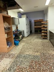 Casa en Albaida. Edificio con local comercial en venta/alquiler con opción a comp