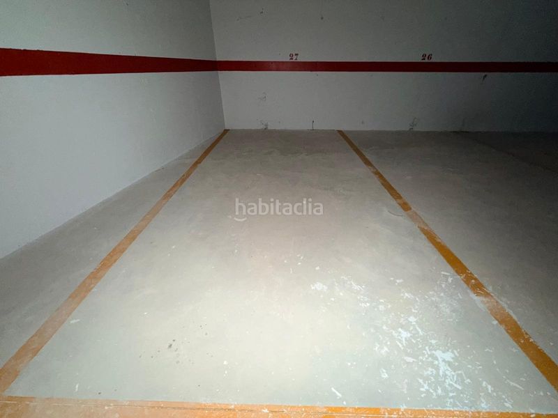 Foto 535fb134-a401-45af-bb35-420b4202c0aa. Aparcament cotxe a Albaida