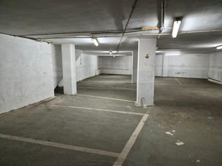 Aparcament cotxe a Albaida