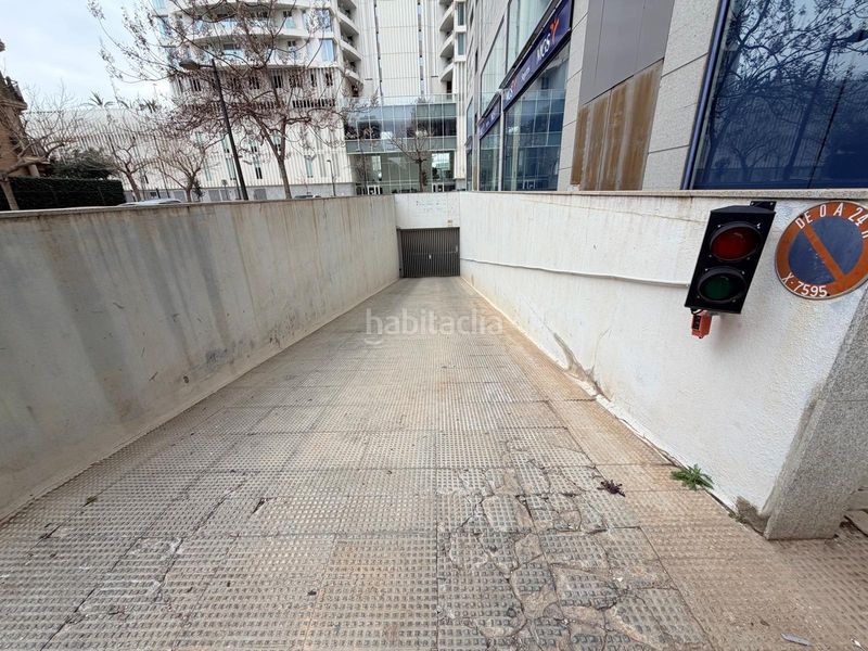 Foto c9bfe348-da50-41c9-8815-9d802b60bf17. Aparcament cotxe a Sant Pau Valencia