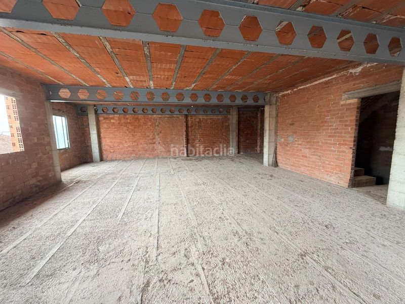 Foto 47f286b3-a410-40b5-a844-12334ac5719c. Edificio in Pobla del Duc (la)