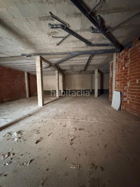 Foto 3e2e9c7b-7925-4a02-8b87-6cba2f7b1d43. Local comercial a Albaida