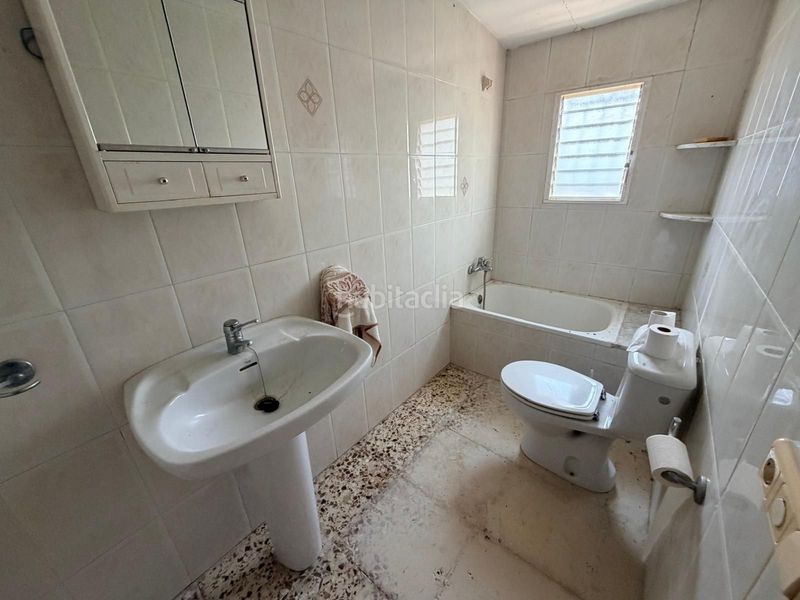 Foto bdacf4ca-64bd-4878-8c05-fc82bd2d335d. Casa amb piscina a Albaida