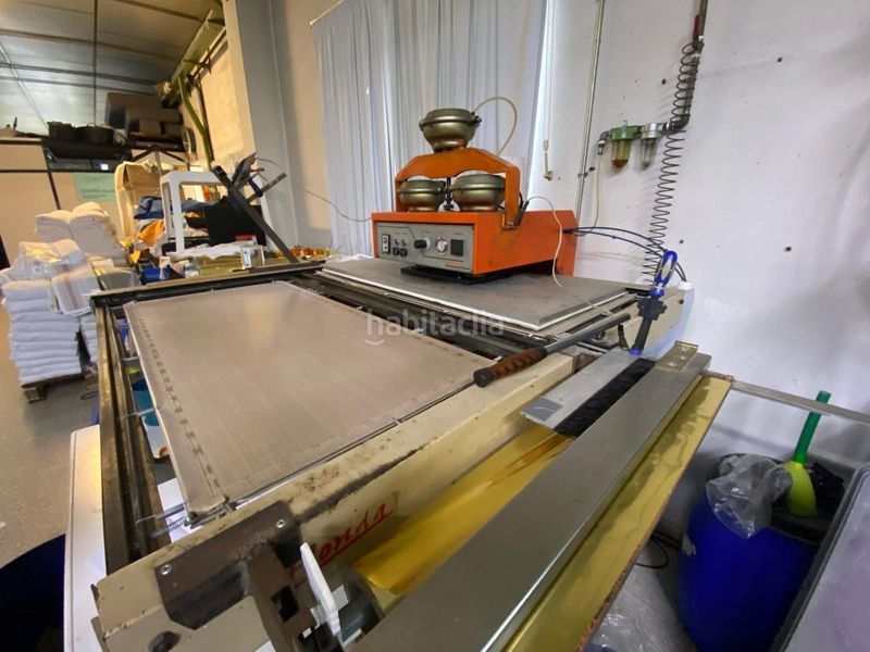 Foto 27e4b928-4151-46c2-bfcd-1cbbe806b94a. Nau industrial a Agullent