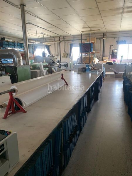Foto 54a13619-5f28-4539-acd5-27c9cb89bf22. Nau industrial a Agullent
