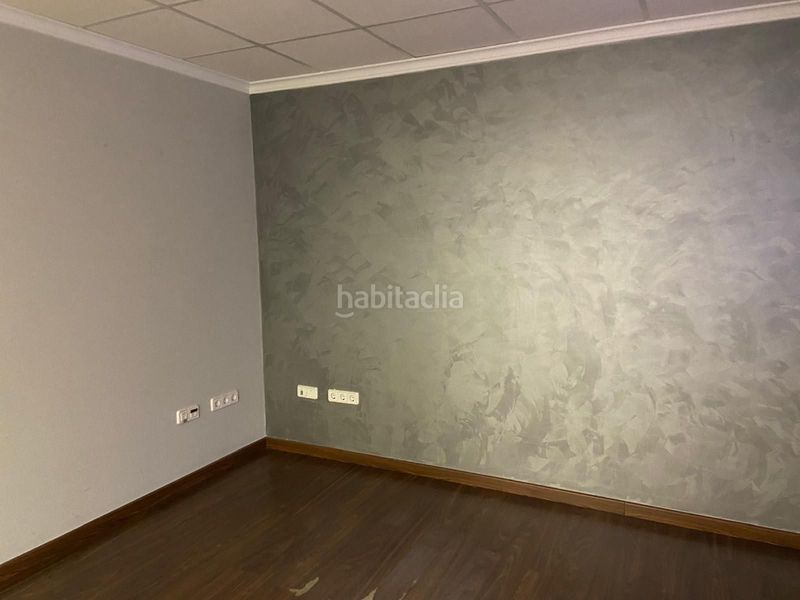 Foto a8a54b39-43ab-435e-99a2-e2653d1cc36d. Oficina a Albaida