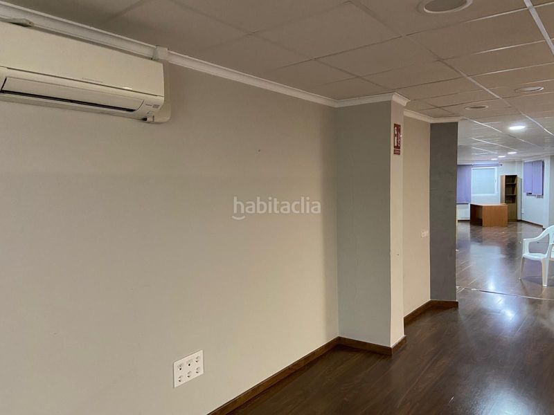 Foto b94c16cc-0d77-404e-92aa-05620226e0dc. Oficina a Albaida