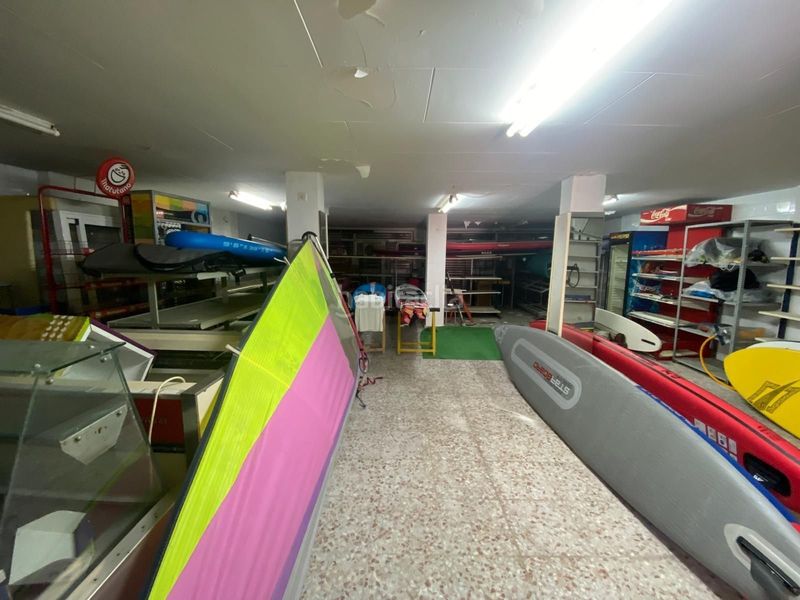 Foto db5ee0c7-d9b9-44b1-8182-0679068aa061. Local comercial a Miramar