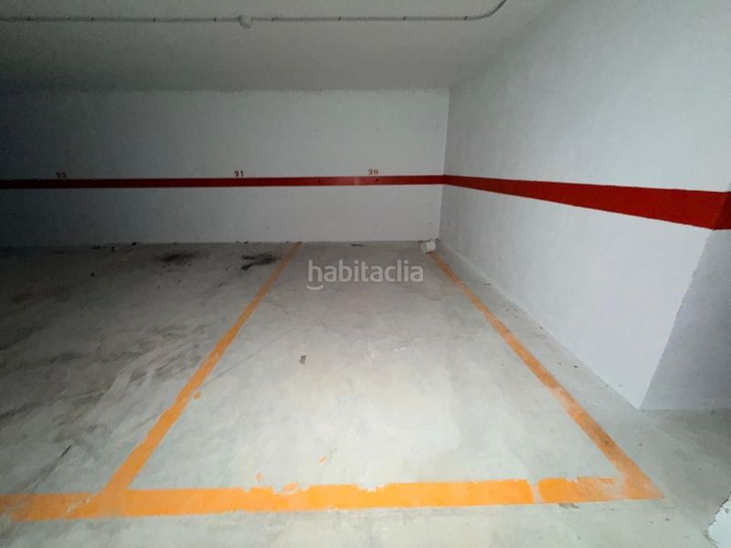 Foto 37140464-02e4-4fd3-b2a6-e04a4d73c4f9. Aparcament cotxe a Albaida