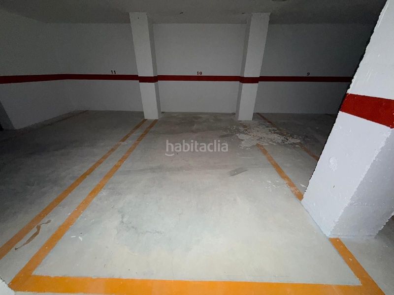 Foto aef16fea-e50c-4a51-8868-be3823f586b0. Aparcament cotxe a Albaida