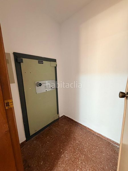 Foto a1ea20e1-509c-4cda-bfae-cdb182b1e868. Lloguer local comercial a Cocentaina