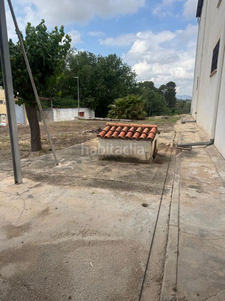 Foto e64ba1bb-c874-4f43-af97-01686f13d328. Nau industrial a Albaida
