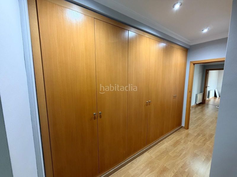 Foto 80c4a981-69ce-437b-ac48-71dd7869d3f1. Casa adossada amb aparcament a Albaida