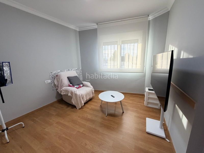 Foto 9750e125-93de-41e3-8f79-f527962d39e5. Casa adossada amb aparcament a Albaida