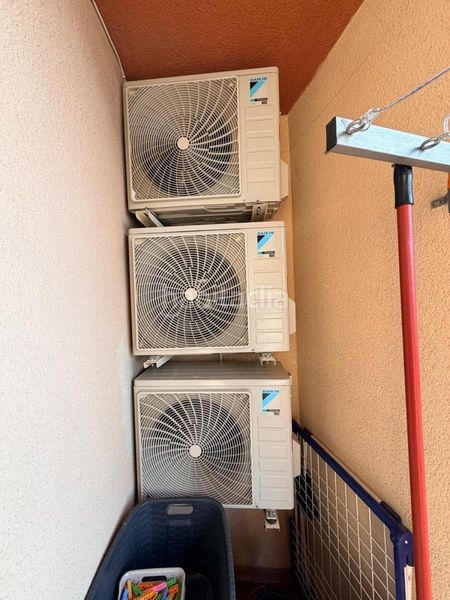 Foto a7419f1c-649e-4528-8617-c8a4e8466f28. Casa adossada amb aparcament a Albaida