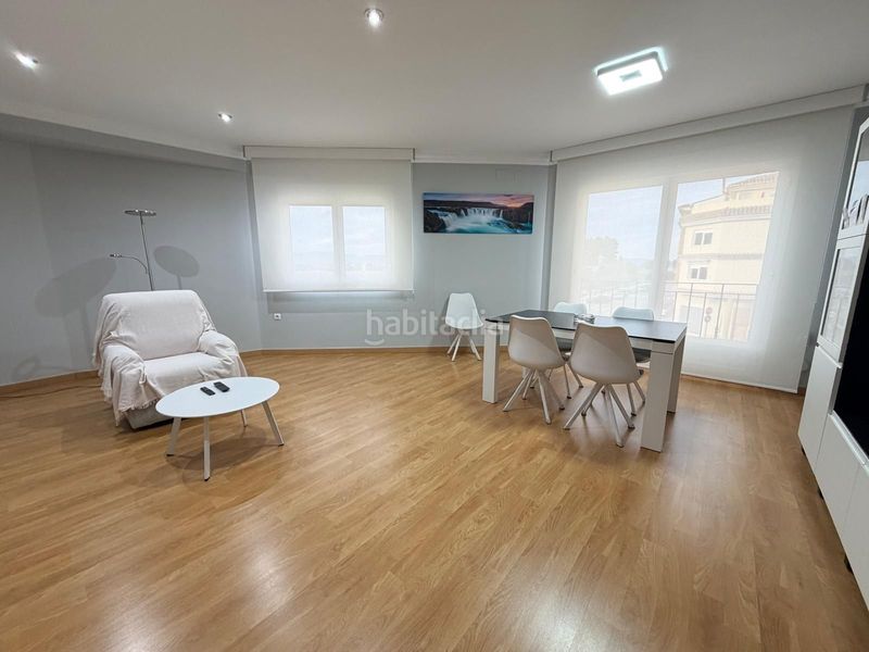 Foto cbc56dd2-2622-4879-b1b3-dbcf8a402ec5. Casa adossada amb aparcament a Albaida