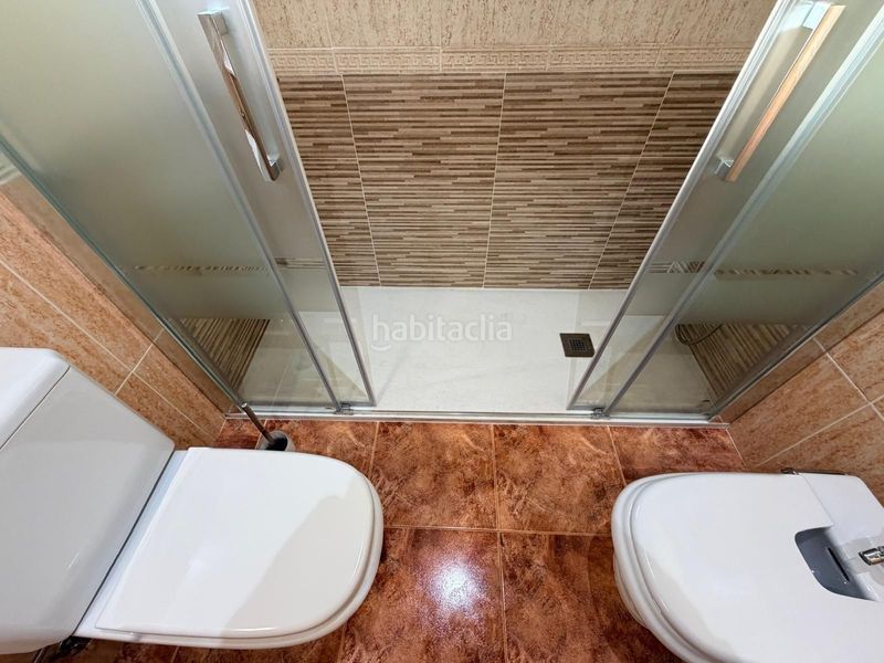 Foto edf05c0a-bdcd-49fd-9001-2f6a4f543144. Casa adossada amb aparcament a Albaida