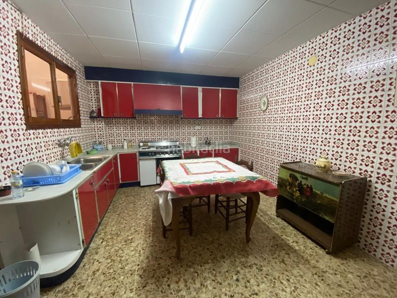 Foto b47d3dc4-2267-49ee-b86c-2845b9e7d641. Casa amb aparcament a Loja