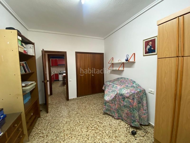 Foto eb324ce5-dd7c-409a-a5dd-9af67938250b. Casa amb aparcament a Loja