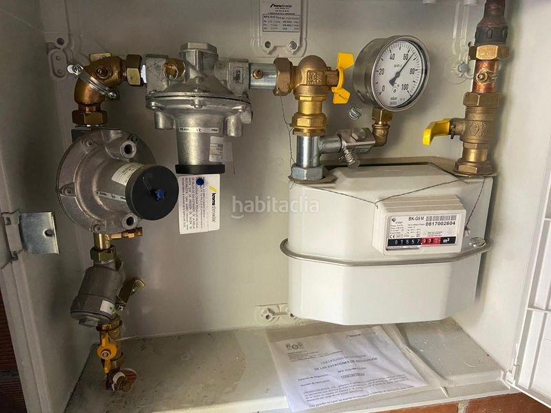 Foto afd7e8c6-f4d1-41f9-9a9c-2f63787aabab. Local comercial a Eixample Alcoi