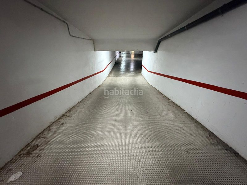 Foto 068702f9-7bbb-46c9-a843-b3c21772b668. Autoparkplatz in Albaida