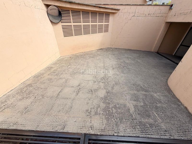 Foto a3618c24-5327-4dad-8fe6-7ca06061a878. Autoparkplatz in Albaida