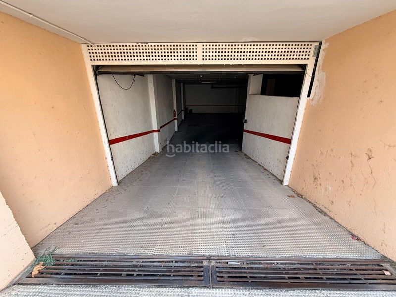 Foto b60f665e-e9ce-4ac3-800a-5e5a0cf515f4. Autoparkplatz in Albaida