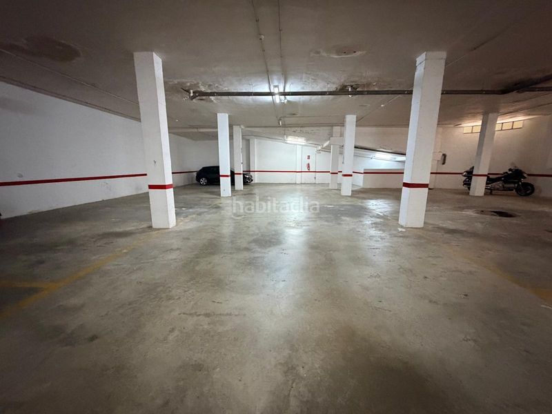 Foto fc751433-7b65-4333-97f4-dd730ecd31d4. Autoparkplatz in Albaida